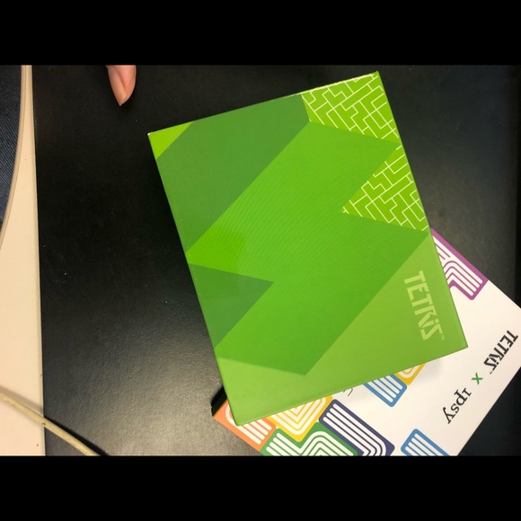 Limited edition Tetris x Ipsy eyeshadow palette - Picture 3 of 5